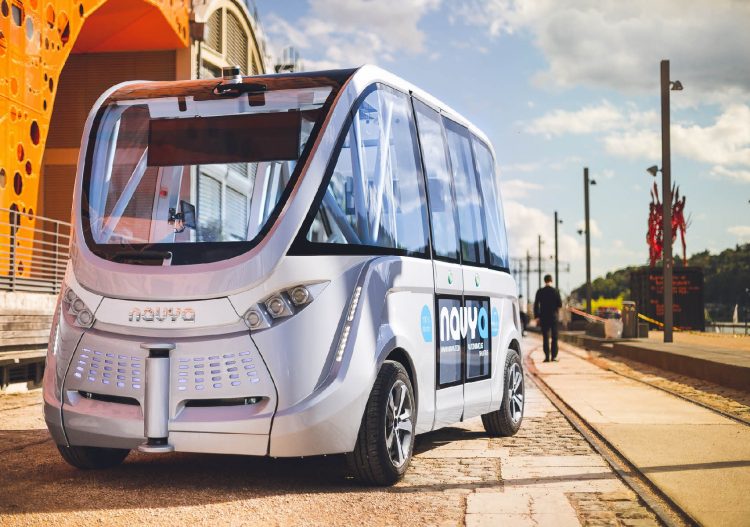 Lyon lance un service minibus électrique sans chauffeur