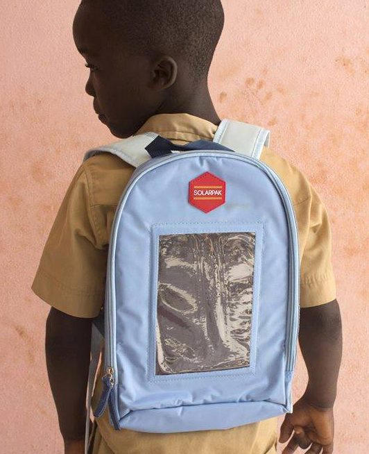 Innovation : le cartable solaire à la conquête de l&rsquo;Afrique