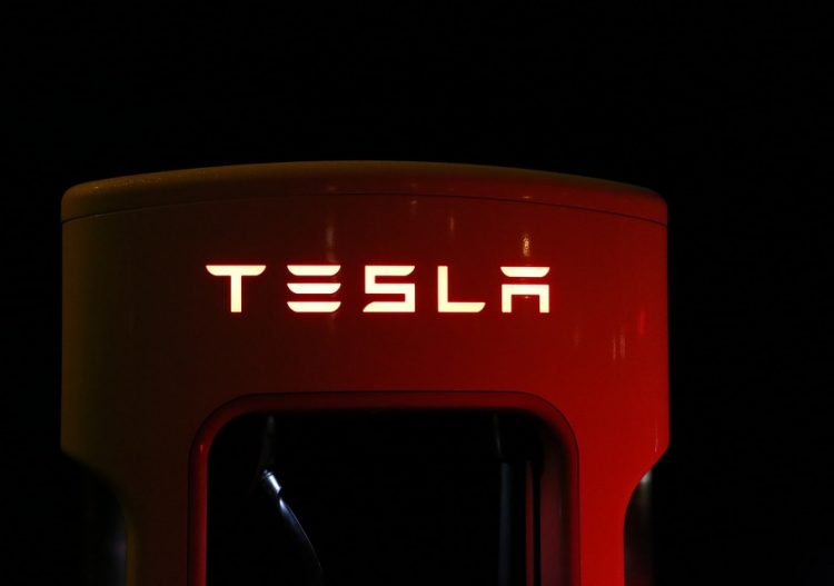 Tesla se lance dans le stockage d’énergie en mer