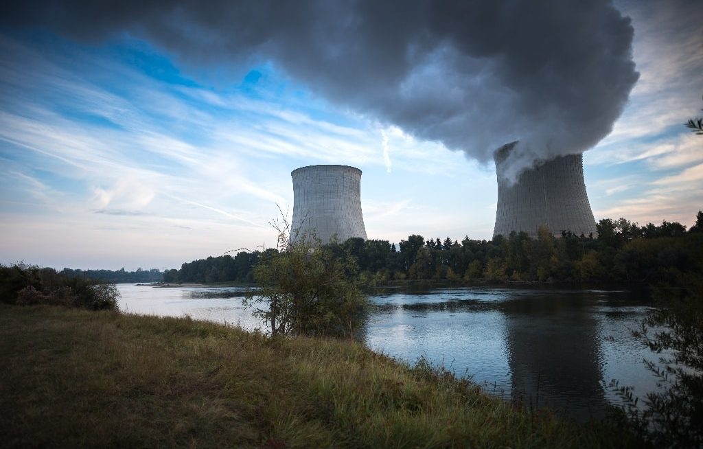 Nucléaire : spécialiste ou militant, deux éthiques incompatibles ?