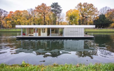 Cette maison-bateau carbure à l&rsquo;énergie solaire