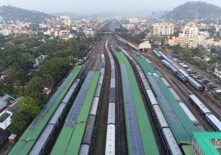 Inde : la gare de Guwahati fonctionne au solaire
