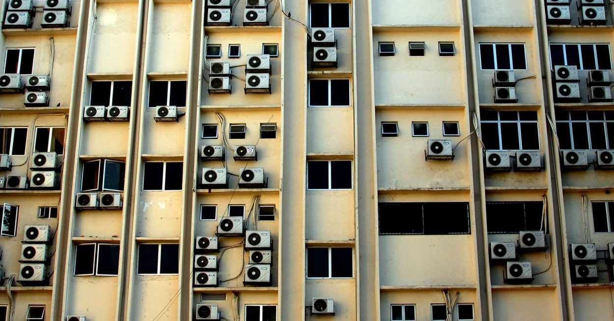Bâtiment : la clim’ menace les objectifs climatiques de la France