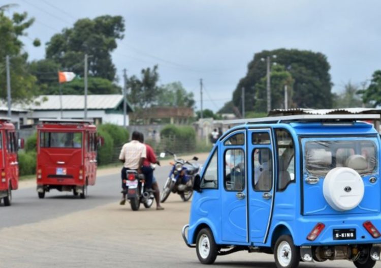 Côte d’Ivoire : le surprenant succès des voiturettes électriques