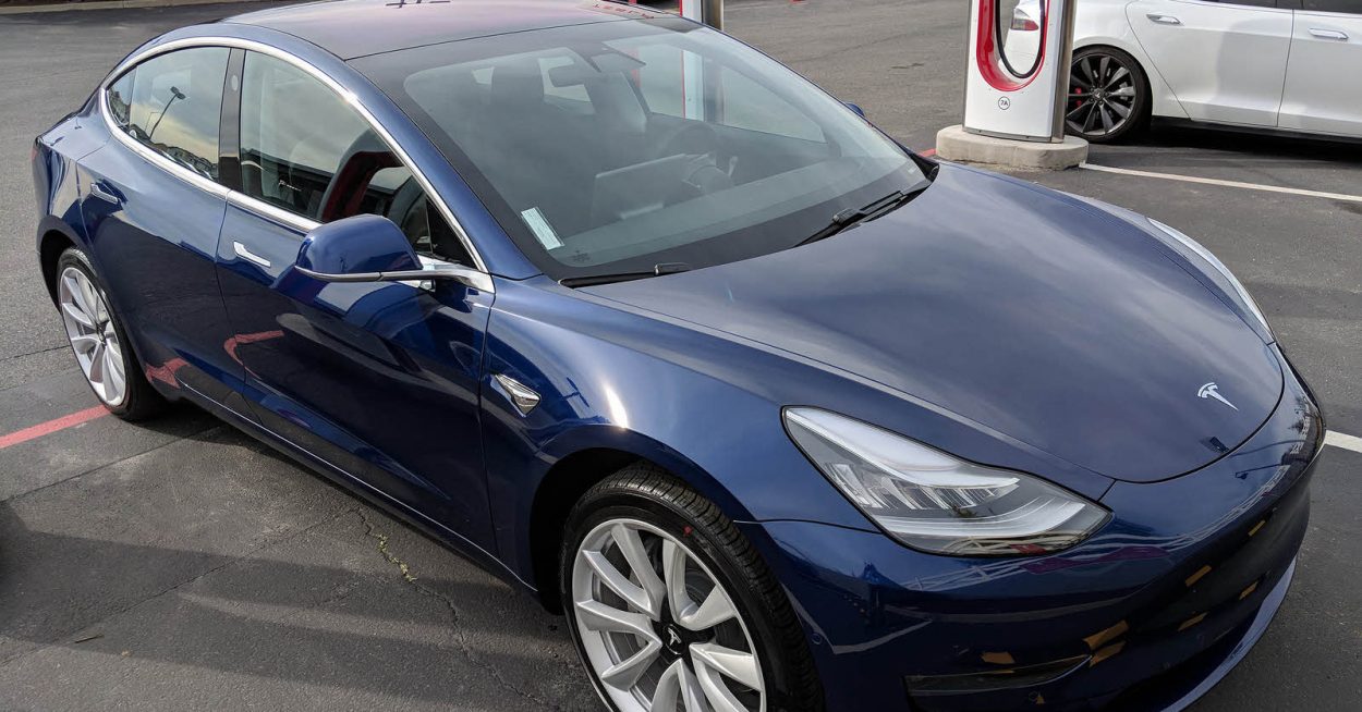 Des hackers professionnels à l’assaut de la Tesla Model 3