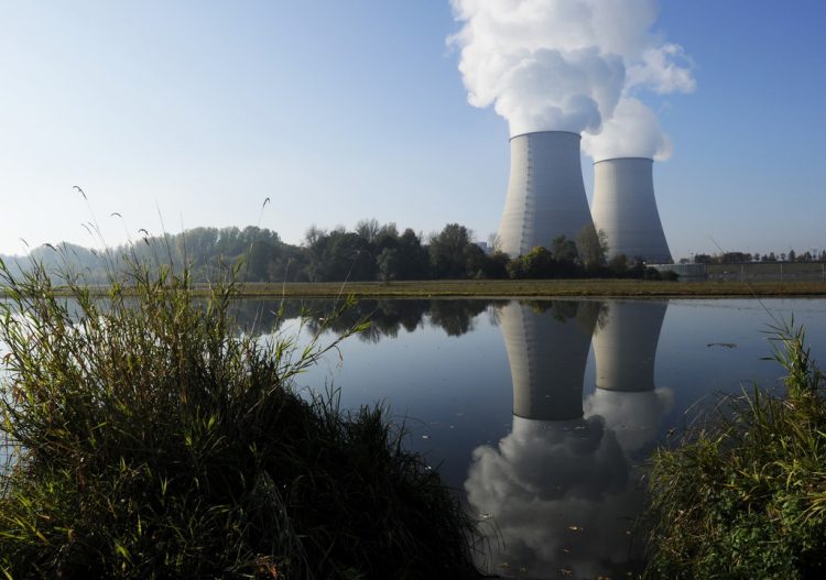 Nucléaire, renouvelables et transition énergétique