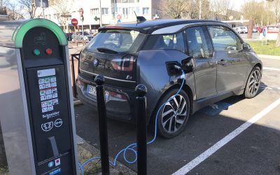 Implantation des bornes de recharge publiques de véhicules électriques : un compromis à trouver