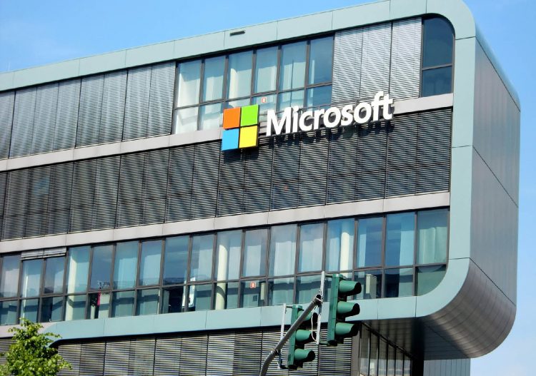 Microsoft accélère sa transition énergétique avec un nouveau plan décennal