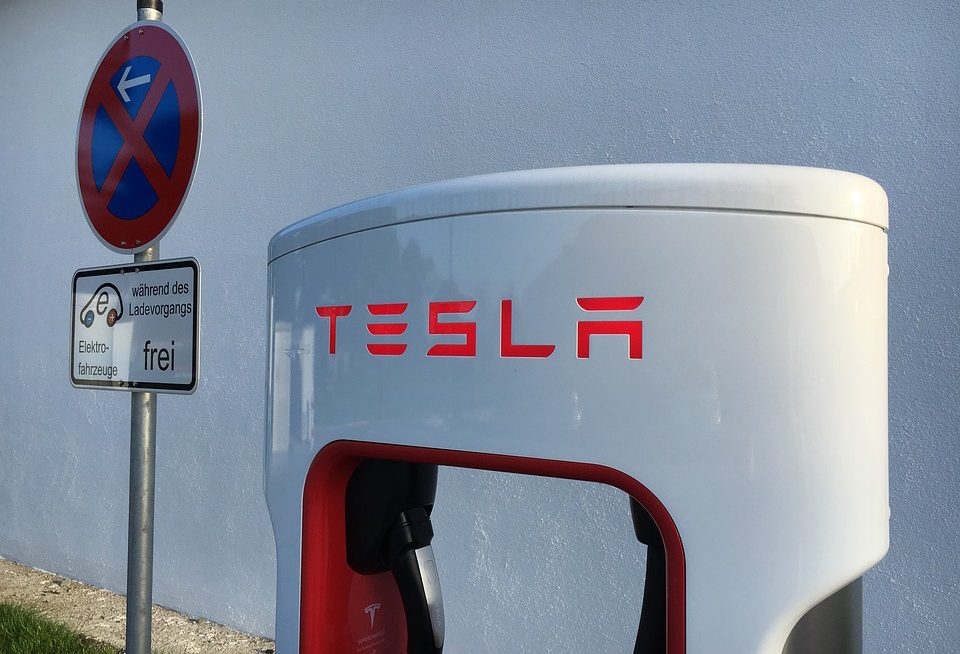 Tesla veux doubler la capacité de ses batteries d&rsquo;ici 2020