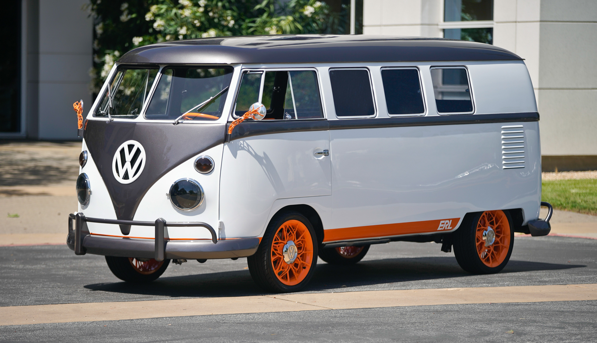 Le mythique Combi VW revient … en version électrique