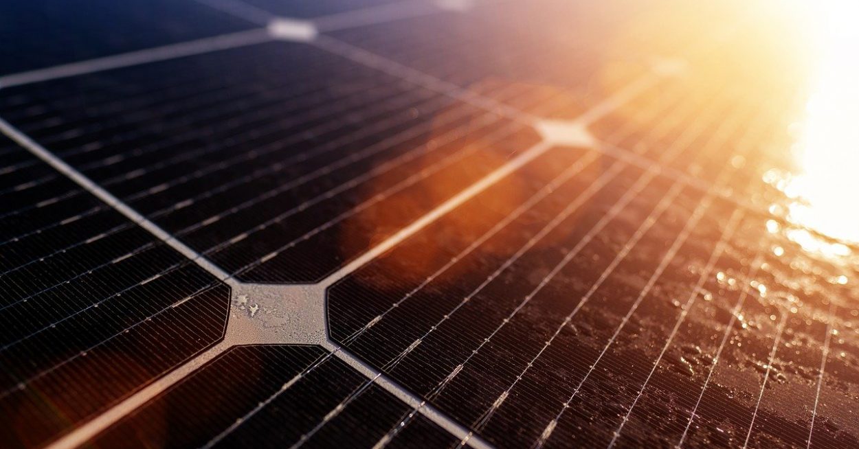 Du solaire dans les champs pétrolifères : bienvenue à Bahreïn