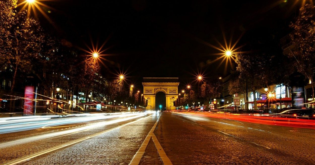 De la « Ville Lumière » aux « lumières de la ville »