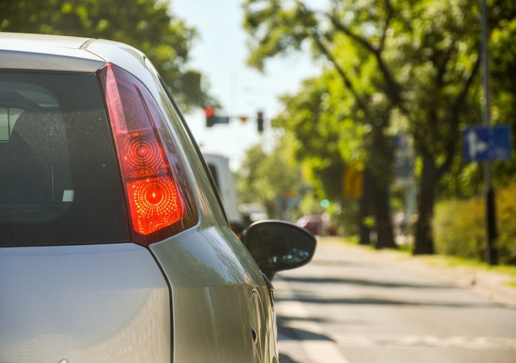 Le développement des voitures autonomes : lâcher le volant pour mieux voir les émissions de CO2 s’envoler ?