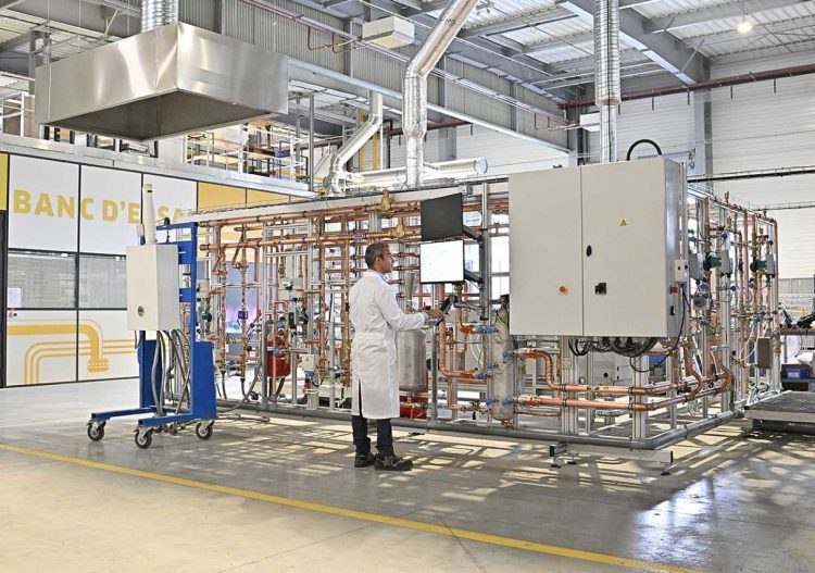 Accélérer la décarbonation des industries chimiques et pharmaceutiques