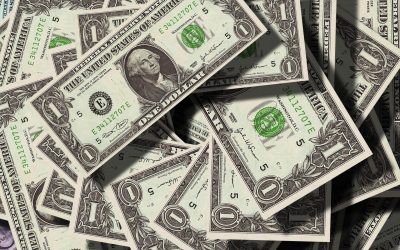 Vers « une hausse continue des investissements dans les énergies vertes, mais aussi dans les énergies fossiles à plus court terme »