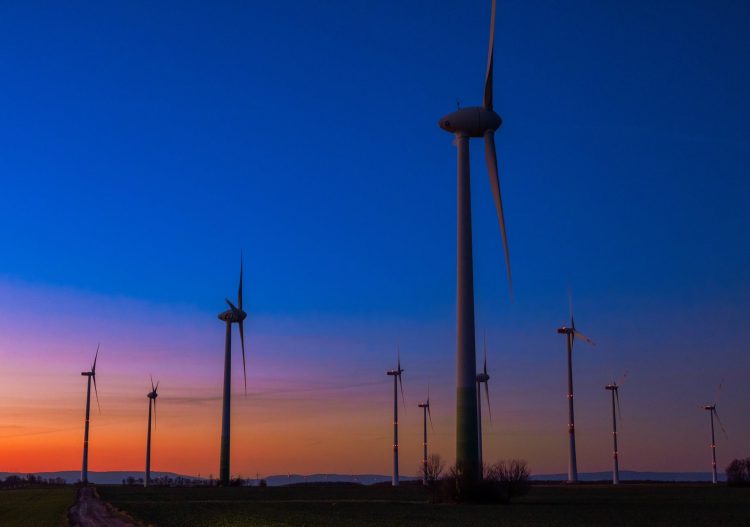 La hausse des taux d&rsquo;intérêt met les énergies renouvelables au défi d’une rentabilité rapide