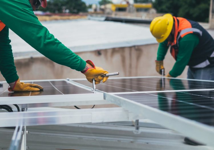 « Le prix des panneaux photovoltaïques s’est effondré de plus de 50% ces 12 derniers mois »