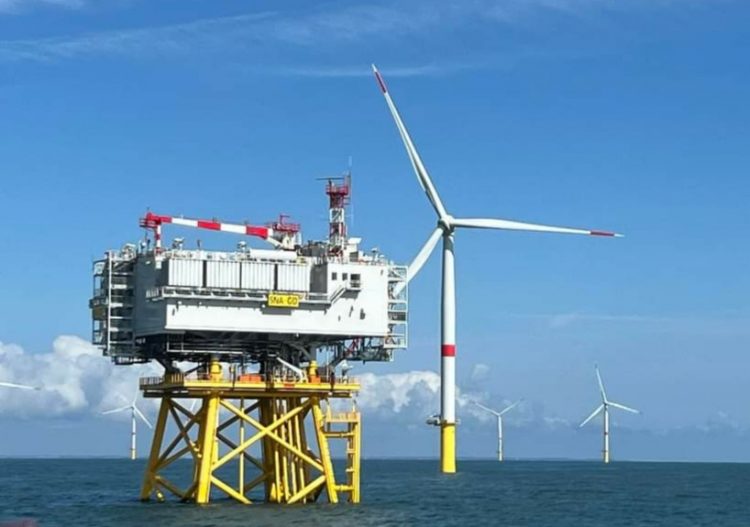 Le gouvernement français entend « constituer une nouvelle filière industrielle française de l&rsquo;éolien en mer »